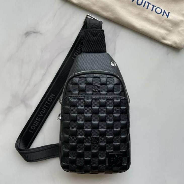 Picture of Louis Vuitton Mens Bags _SKUfw221783846fw